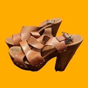 Steve Madden Wooden and leather platform heels